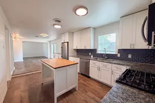 832 Central Dr, Bedford, TX 76022 - Photo 9