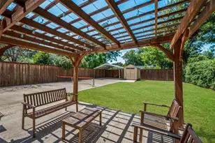 5223 Denton Dr, Dallas, TX 75235 - Photo 33