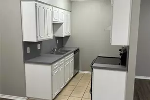 404 Jordan Ln, Arlington, TX 76012 - Photo 3