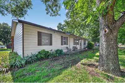 108 S Lakeview Drive, Lake Dallas, TX 75065 - Photo 5