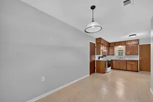 108 S Lakeview Dr, Lake Dallas, TX 75065 - Photo 11