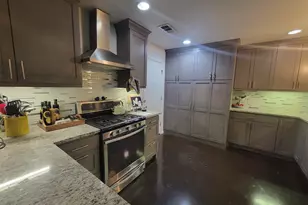 8530 Capri Dr, Dallas, TX 75238 - Photo 7