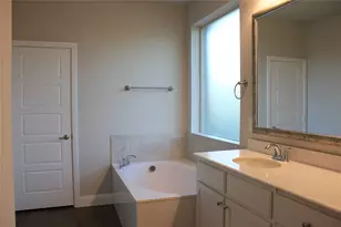 940 Parkside Dr, Argyle, TX 76226 - Photo 13