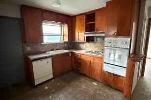 2716 NW Loraine St, Fort Worth, TX 76106 - Photo 3