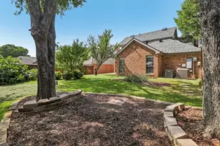 200 Sherwood Ct, Irving, TX 75061 - Photo 35