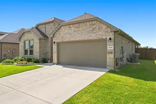 5236 Meadow Ln, Krum, TX 76249 - Photo 3