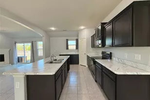 2126 Candace Dr, Lancaster, TX 75146 - Photo 5
