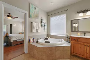 5132 Southpoint Dr, Arlington, TX 76017 - Photo 11