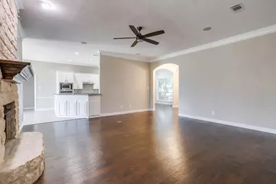117 Danielle Drive, Hudson Oaks, TX 76087 - Photo 11