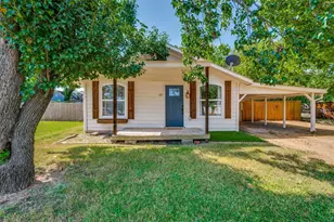 117 E Division St, Pilot Point, TX 76258 - Photo 1