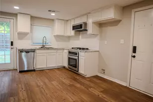 117 E Division St, Pilot Point, TX 76258 - Photo 3