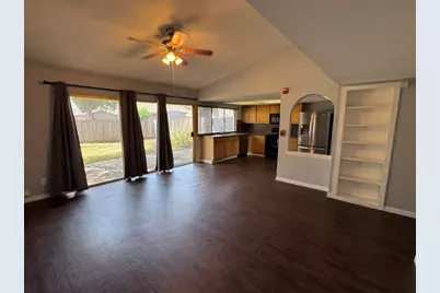1610 Kingston Drive, Grand Prairie, TX 75051 - Photo 7