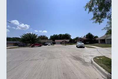 1610 Kingston Drive, Grand Prairie, TX 75051 - Photo 3
