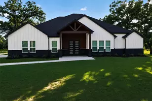 153 Crestview Dr, Corsicana, TX 75109 - Photo 1