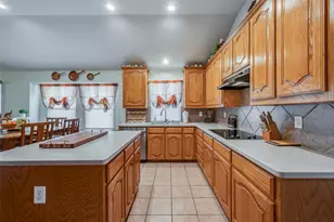 5804 Silver Sage Ln, Grand Prairie, TX 75052 - Photo 7