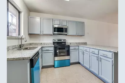 917 Westover Drive, Lancaster, TX 75134 - Photo 5