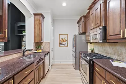 748 Rockingham Drive, Irving, TX 75063 - Photo 15