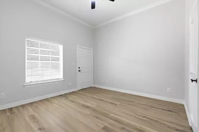 748 Rockingham Drive, Irving, TX 75063 - Photo 5