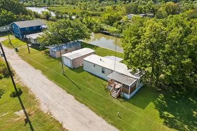 2437 Grapevine Court, Weatherford, TX 76087 - Photo 5