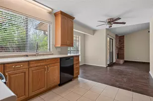 1117 Blue Carriage Ln N, Fort Worth, TX 76120 - Photo 11
