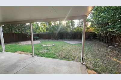 1117 Blue Carriage Lane N, Fort Worth, TX 76120 - Photo 19
