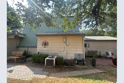 2709 Sky Harbour Drive, Granbury, TX 76049 - Photo 19