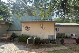 2709 Sky Harbour Dr, Granbury, TX 76049 - Photo 19