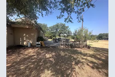 2709 Sky Harbour Drive, Granbury, TX 76049 - Photo 23