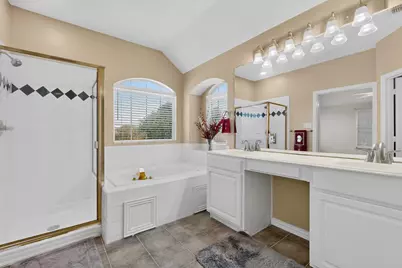 300 Cosbie Drive, Irving, TX 75063 - Photo 23