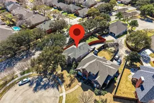 300 Cosbie Dr, Irving, TX 75063 - Photo 37