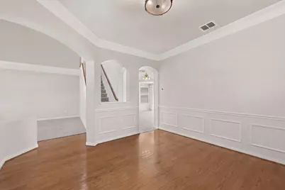 300 Cosbie Drive, Irving, TX 75063 - Photo 9