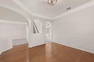 300 Cosbie Dr, Irving, TX 75063 - Photo 9