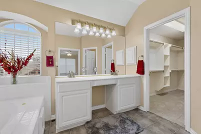 300 Cosbie Drive, Irving, TX 75063 - Photo 23