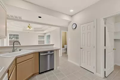 300 Cosbie Drive, Irving, TX 75063 - Photo 15
