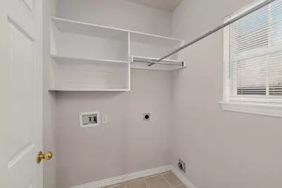 300 Cosbie Drive, Irving, TX 75063 - Photo 17