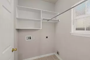 300 Cosbie Dr, Irving, TX 75063 - Photo 17