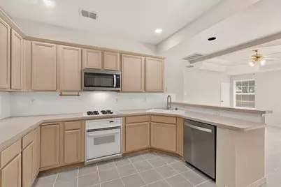 300 Cosbie Drive, Irving, TX 75063 - Photo 13
