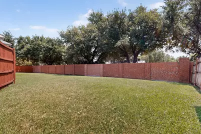 300 Cosbie Drive, Irving, TX 75063 - Photo 33