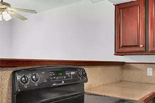 2005 S 8th St, Waco, TX 76706 - Photo 9