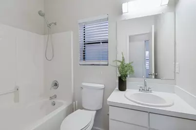 1725 N Fitzhugh Avenue, Dallas, TX 75204 - Photo 19