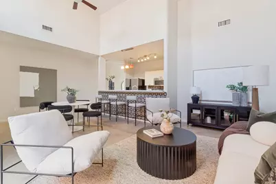 1725 N Fitzhugh Avenue, Dallas, TX 75204 - Photo 1