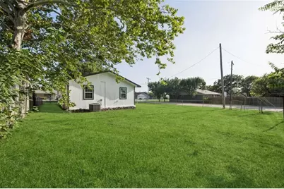 300 E Hazelwood Street, Princeton, TX 75407 - Photo 15