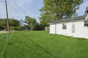 300 E Hazelwood St, Princeton, TX 75407 - Photo 13