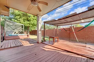 2200 Meadowstone Dr, Carrollton, TX 75006 - Photo 15