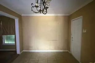 2332 Glencrest Dr, Fort Worth, TX 76119 - Photo 11