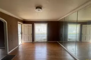 2332 Glencrest Dr, Fort Worth, TX 76119 - Photo 7