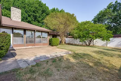 203 Mockingbird Court, Duncanville, TX 75137 - Photo 9