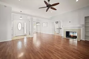 10200 Fieldcrest Dr, Benbrook, TX 76126 - Photo 9
