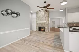 10200 Fieldcrest Dr, Benbrook, TX 76126 - Photo 13