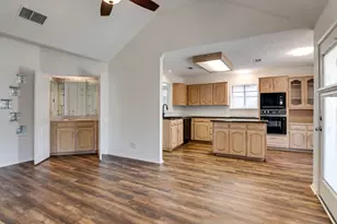 319 Kessler Dr, Euless, TX 76039 - Photo 19